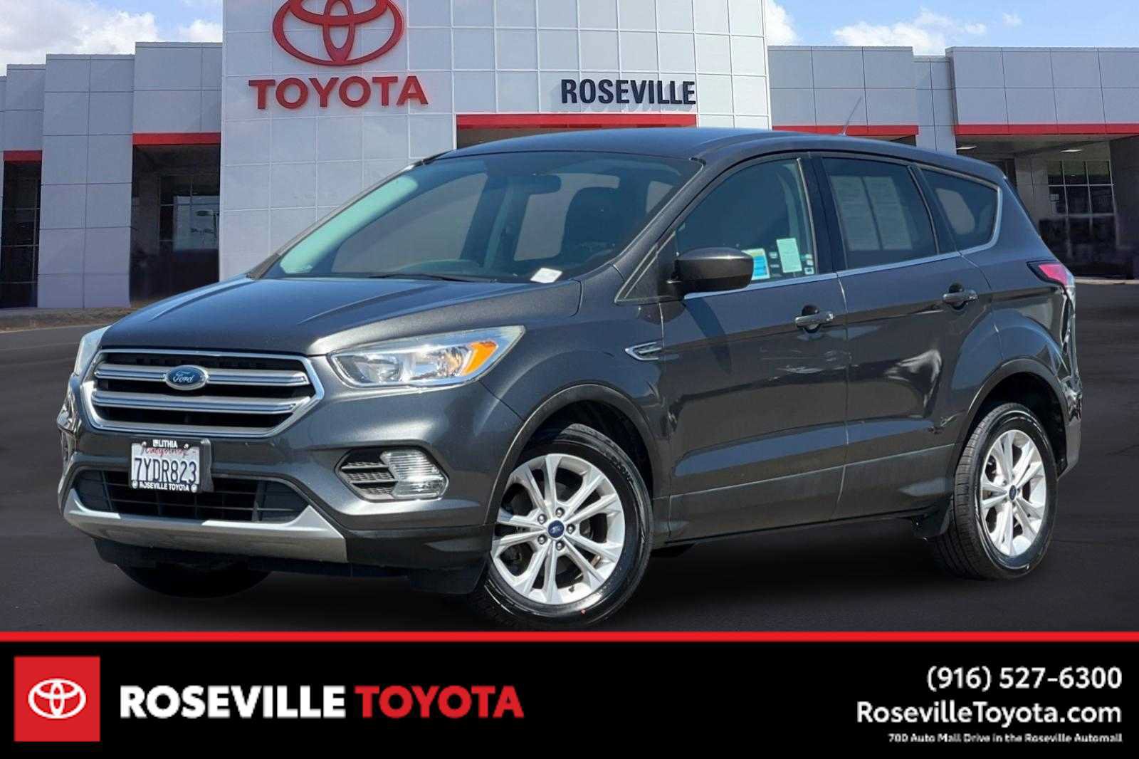 Used 2017 Ford Escape SE FWD image 1