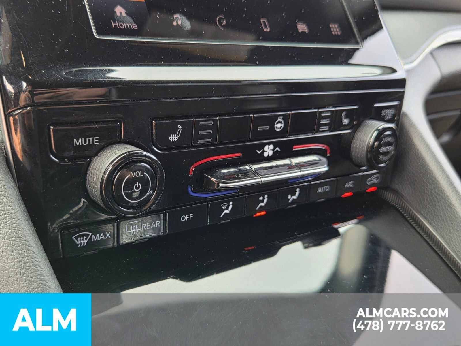 Used 2024 Jeep Grand Cherokee Altitude image 23