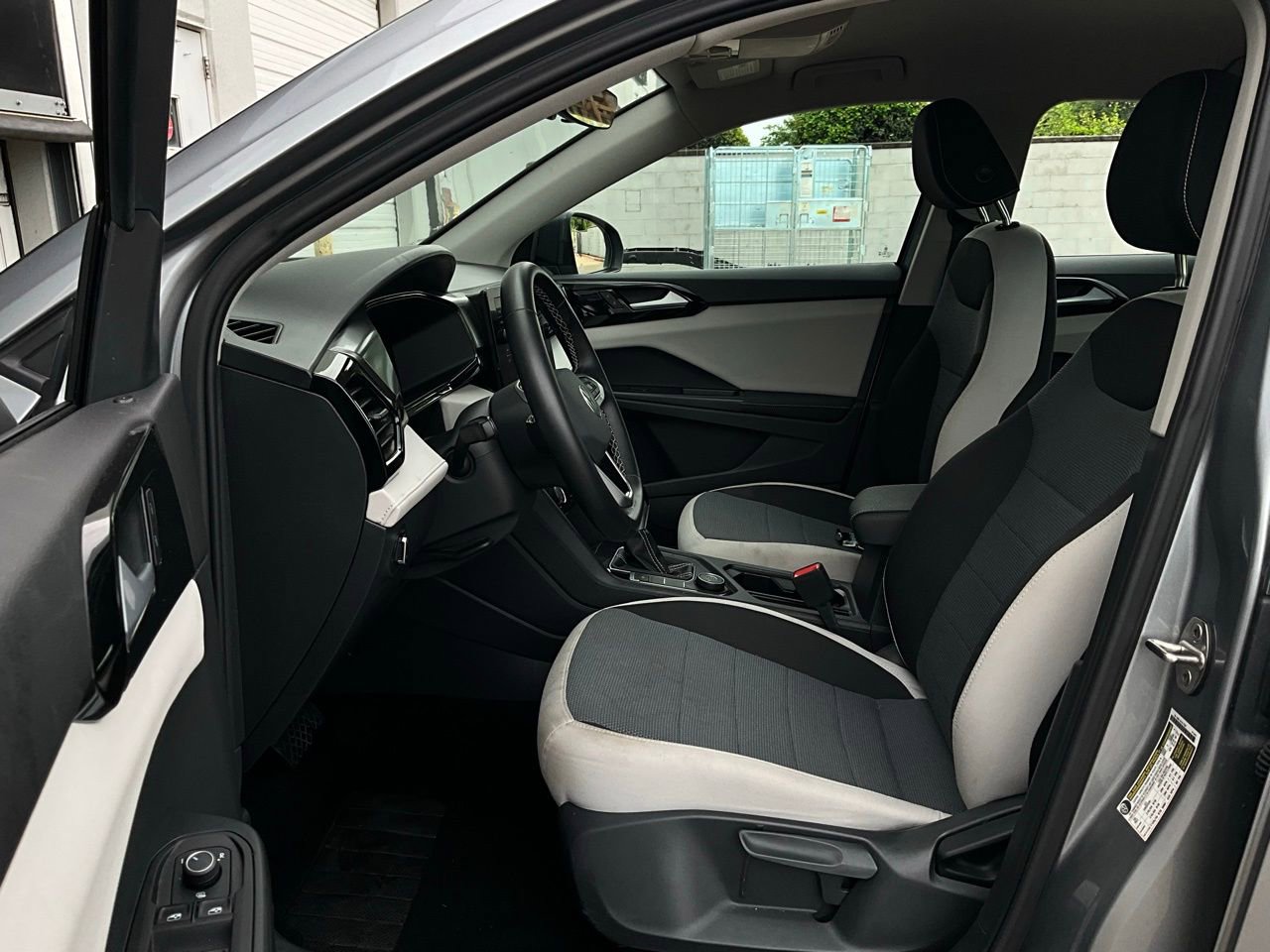 Used 2025 Volkswagen Taos S image 10