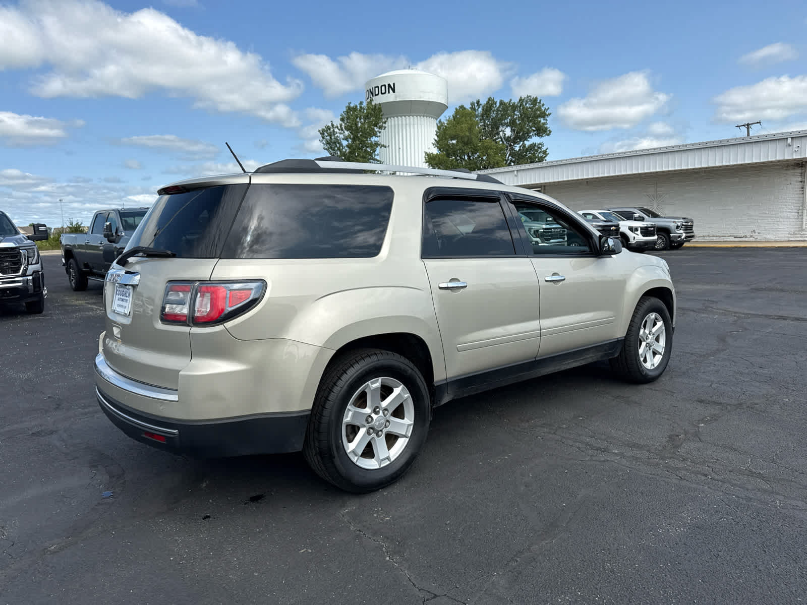 Used 2015 GMC Acadia SLE FWD image 5