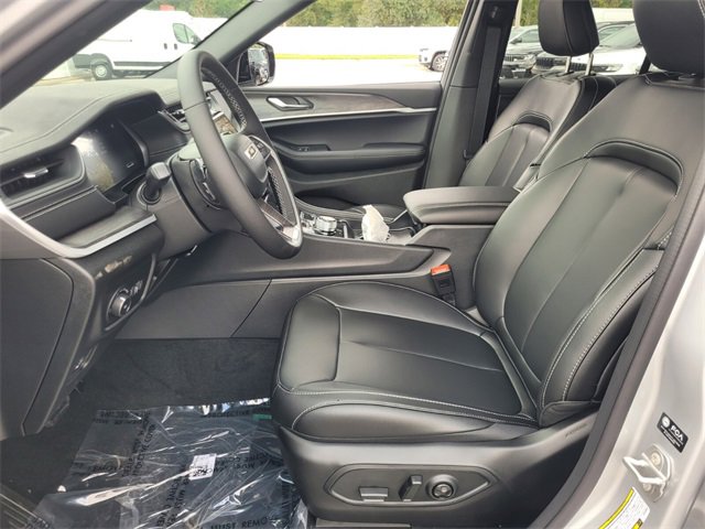 New 2025 Jeep Grand Cherokee Limited image 4