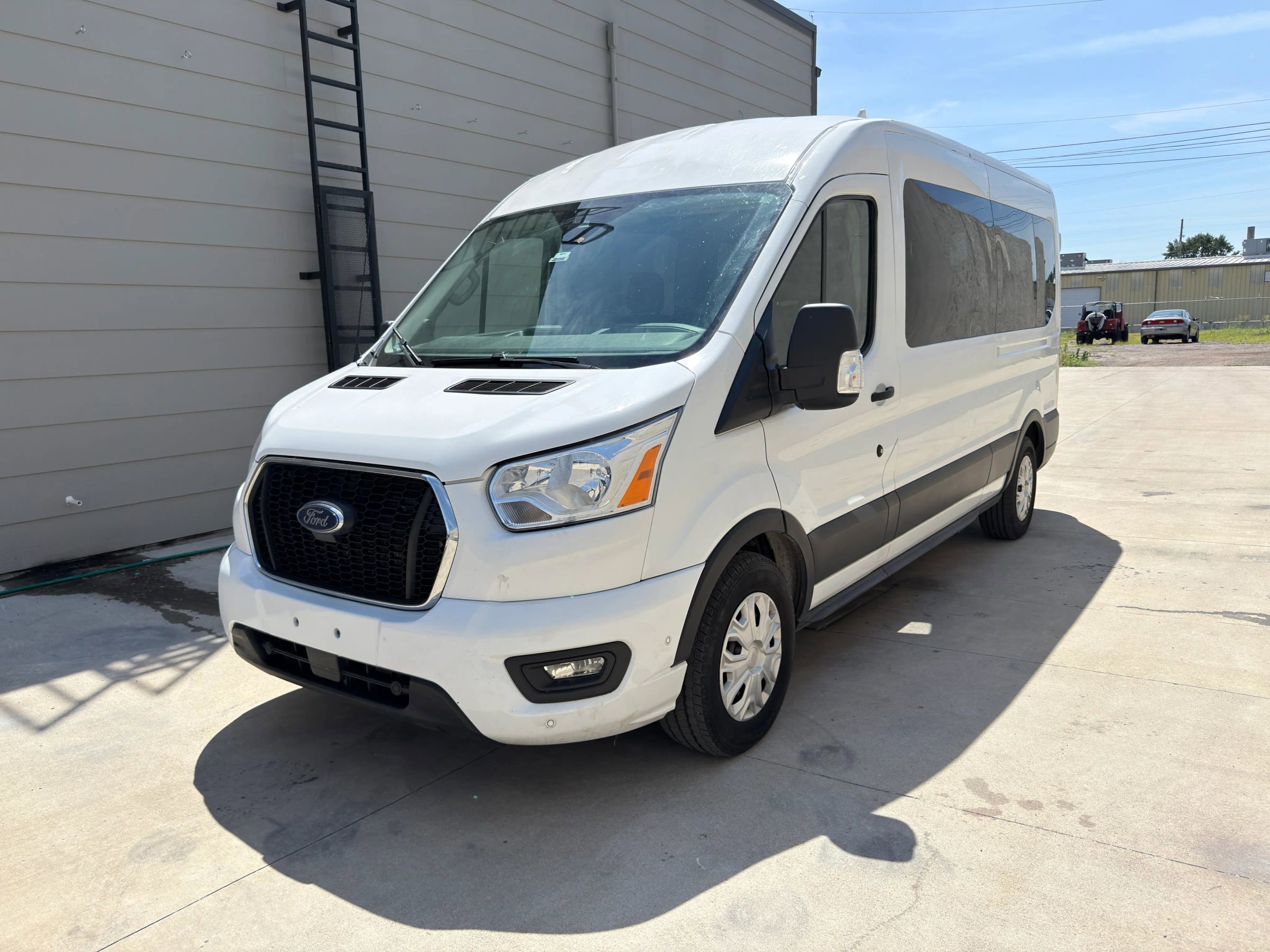 Used 2021 Ford Transit 350 XLT RWD image 3