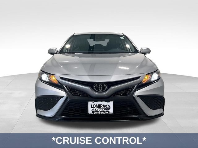 Used 2021 Toyota Camry SE AWD/4WD image 3