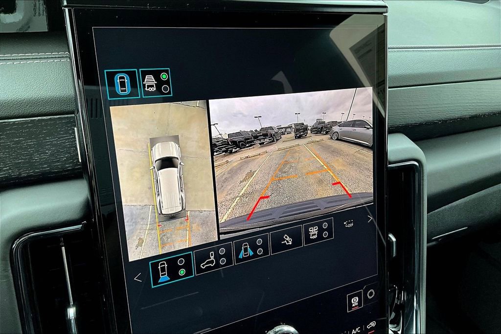 New 2026 GMC Yukon AT4 Ultimate w/ LPO, Floor Liner Package AWD/4WD image 16