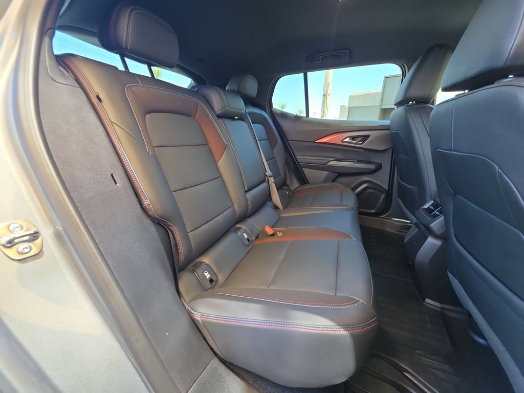 Used 2024 Chevrolet Equinox EV RS FWD image 28