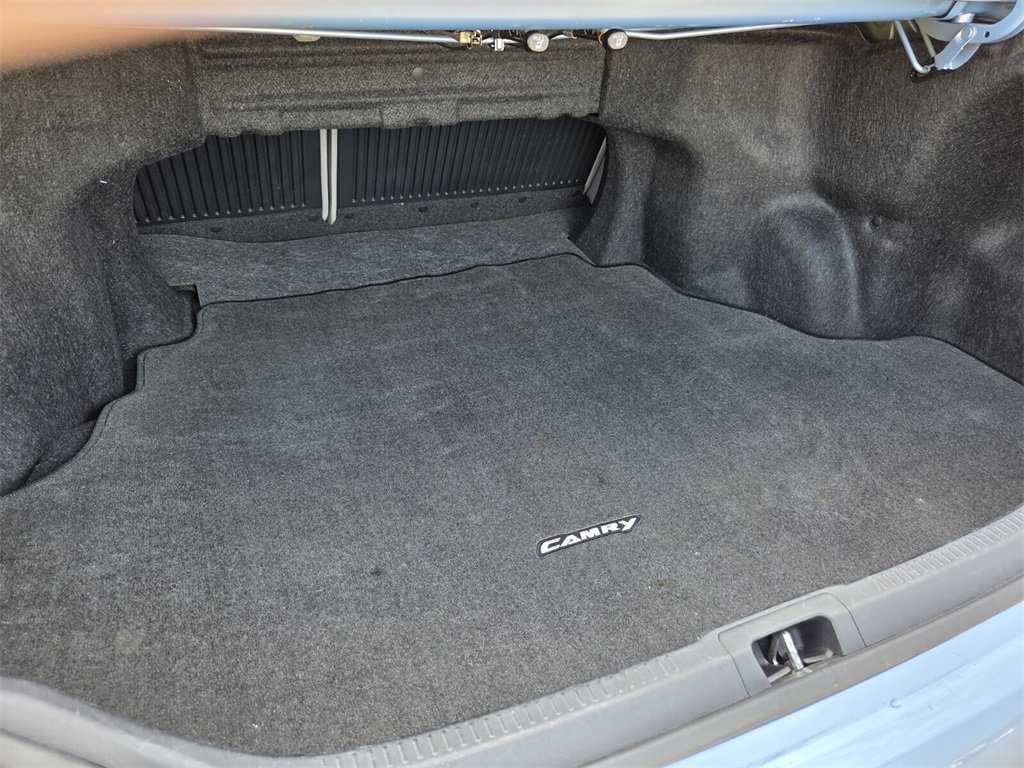 Used 2014 Toyota Camry XLE w/ Leather Package image 9