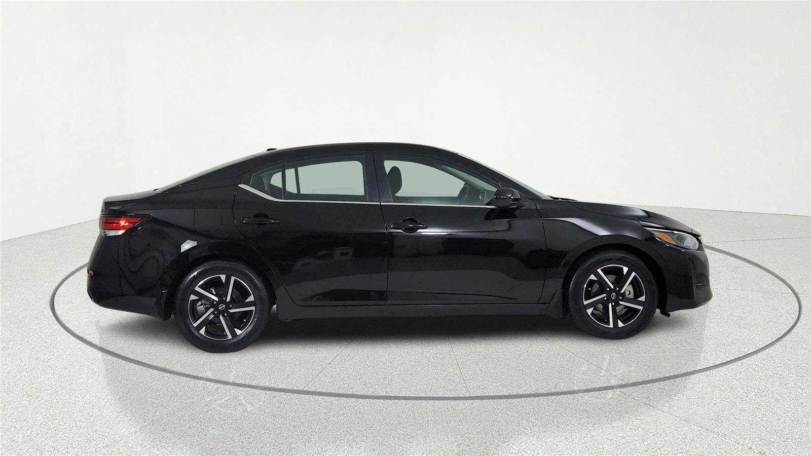 Used 2024 Nissan Sentra SV FWD image 6