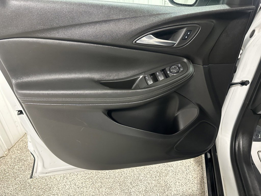 Used 2024 Buick Encore GX Sport Touring image 12