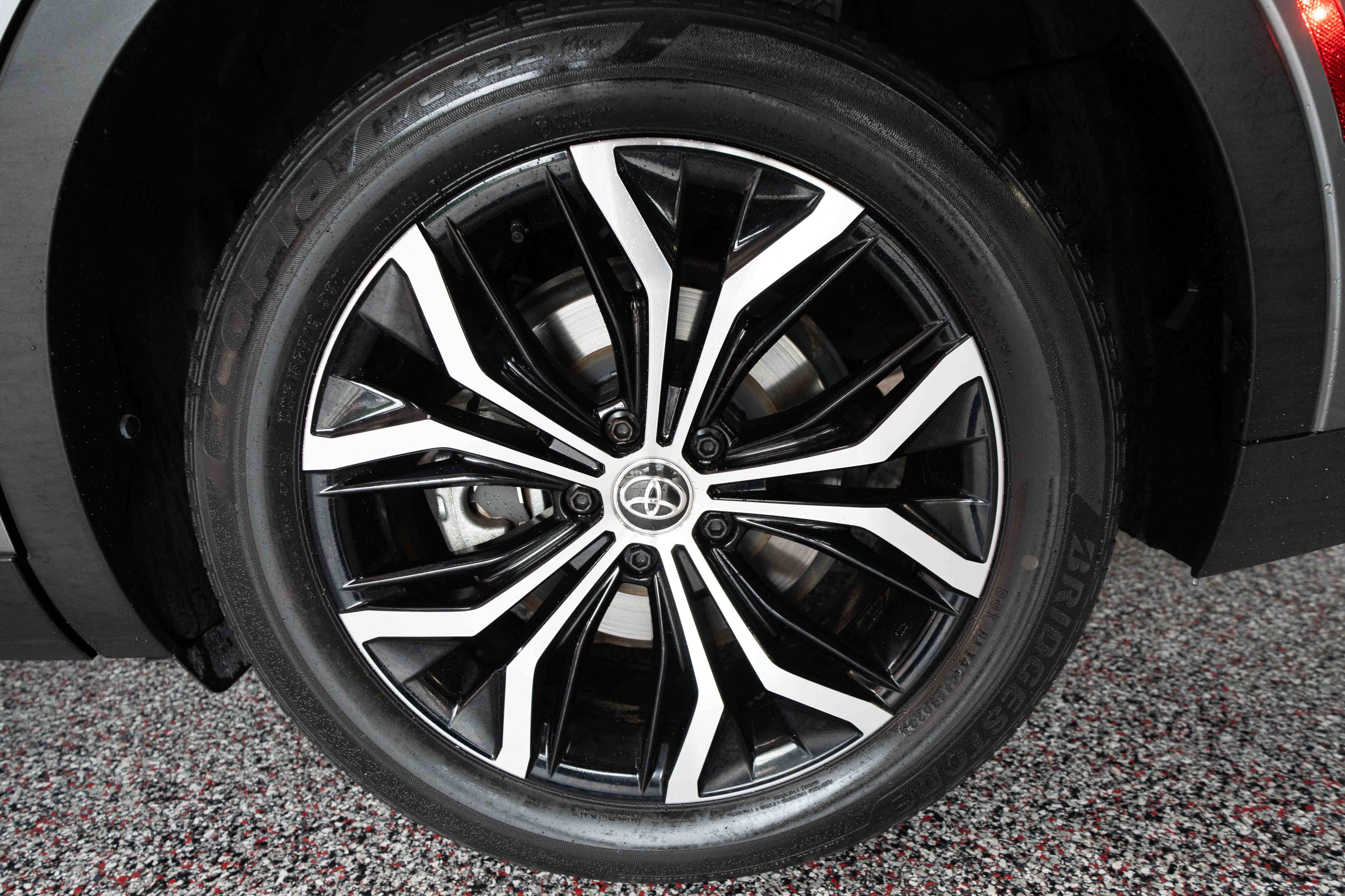 Used 2023 Toyota Crown AWD/4WD image 28