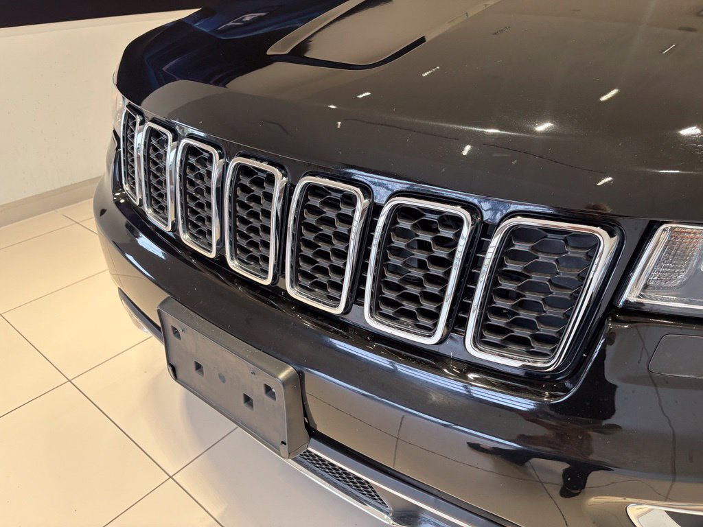 Used 2021 Jeep Grand Cherokee Limited AWD/4WD image 10