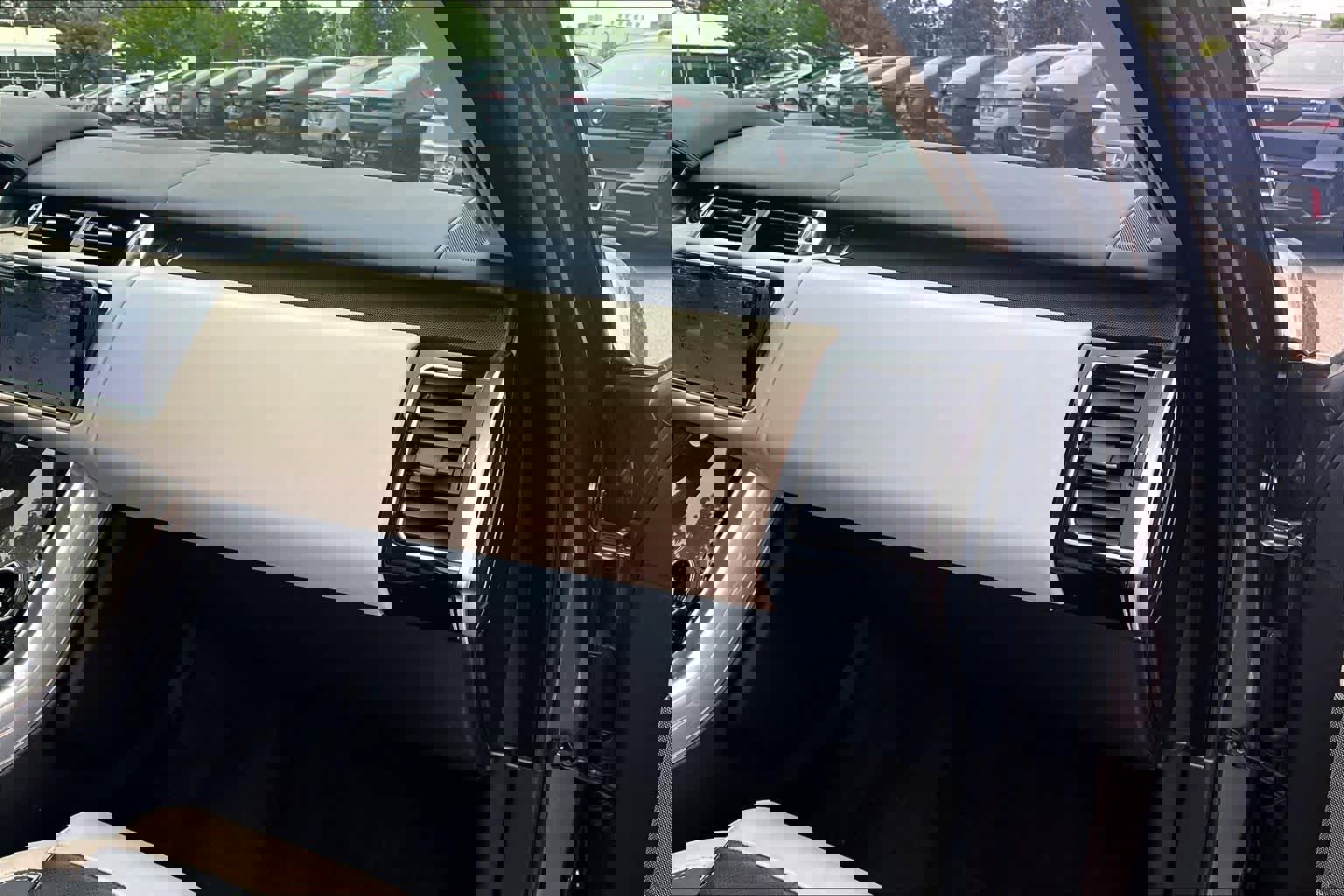 Used 2018 Land Rover Range Rover Sport HSE Dynamic image 18