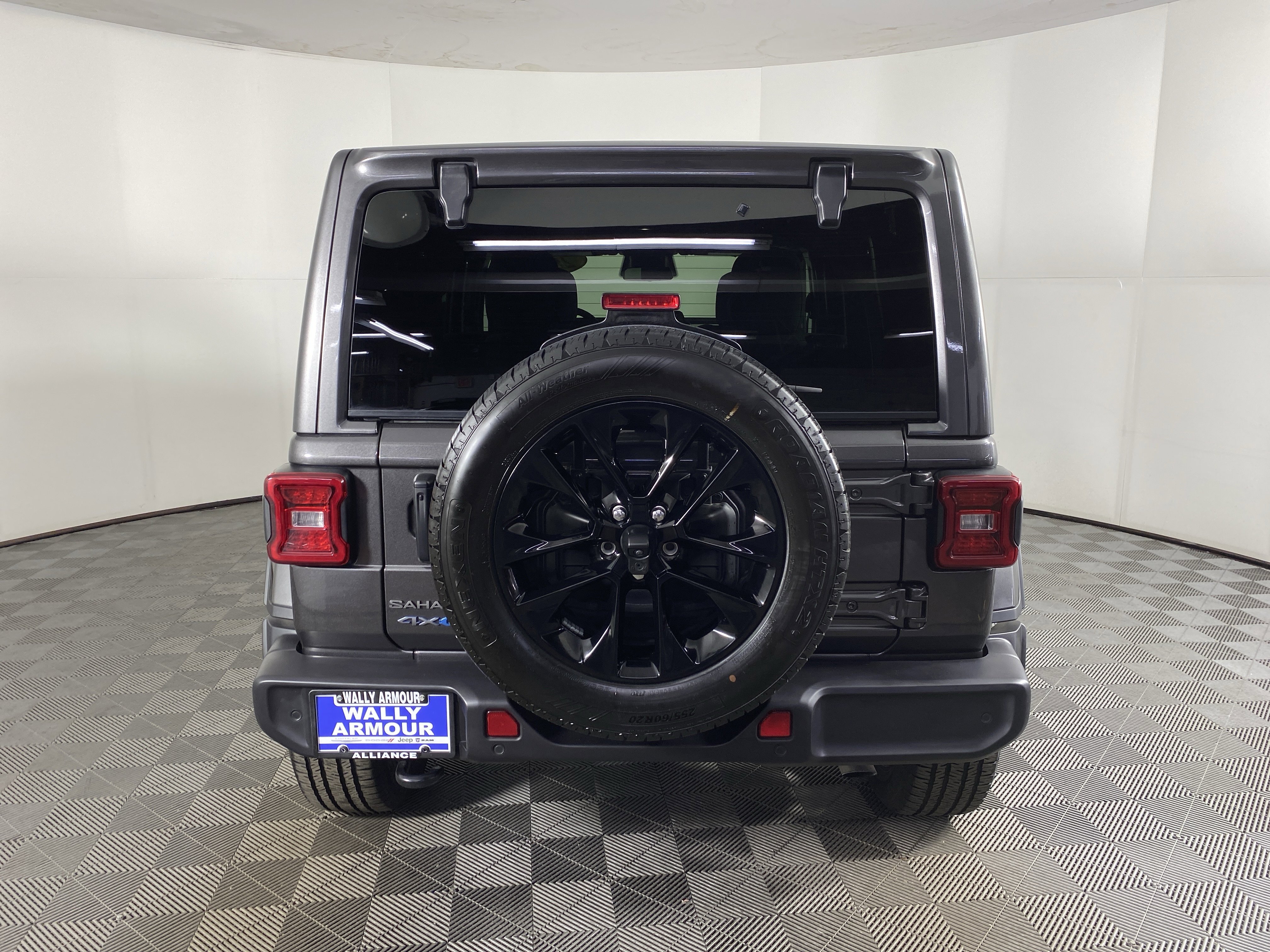 Used 2025 Jeep Wrangler Sahara w/ Safety Group image 8