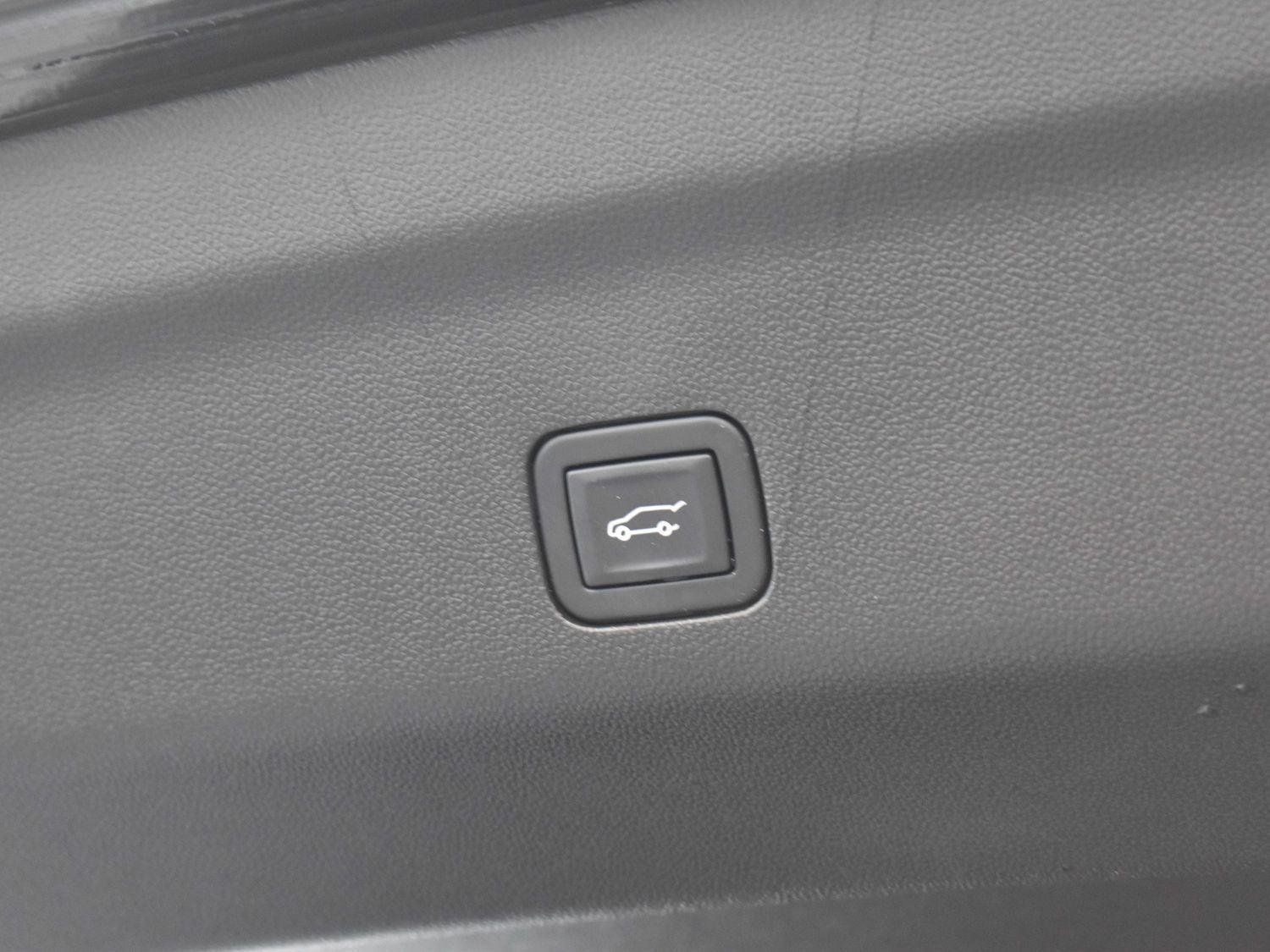 Used 2023 Chevrolet Tahoe High Country w/ Premium Package 2 image 11