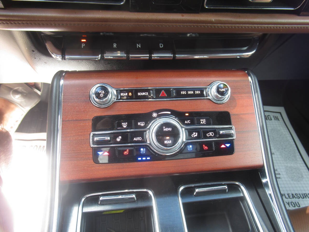 Used 2021 Lincoln Aviator Reserve w/ Equipment Group 208A AWD/4WD image 22