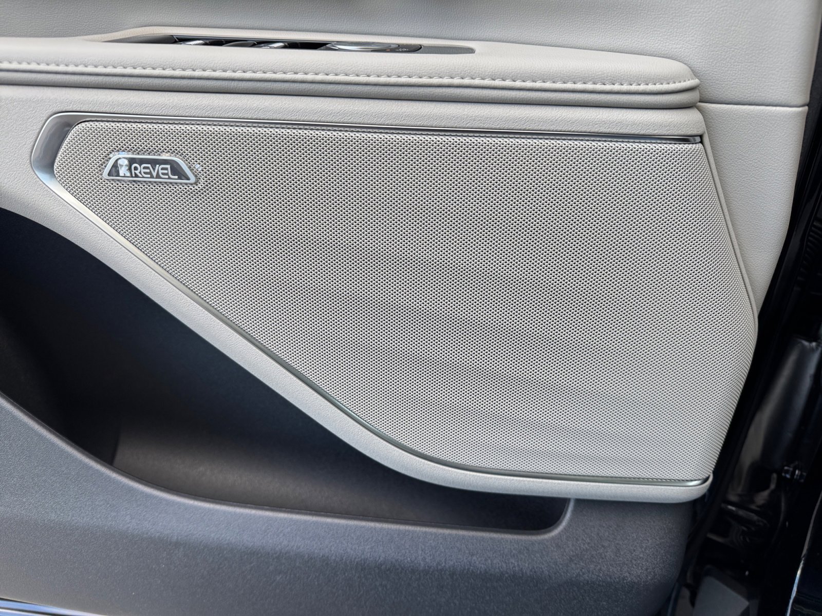 New 2026 Lincoln Nautilus Premier w/ Equipment Group 102A image 21