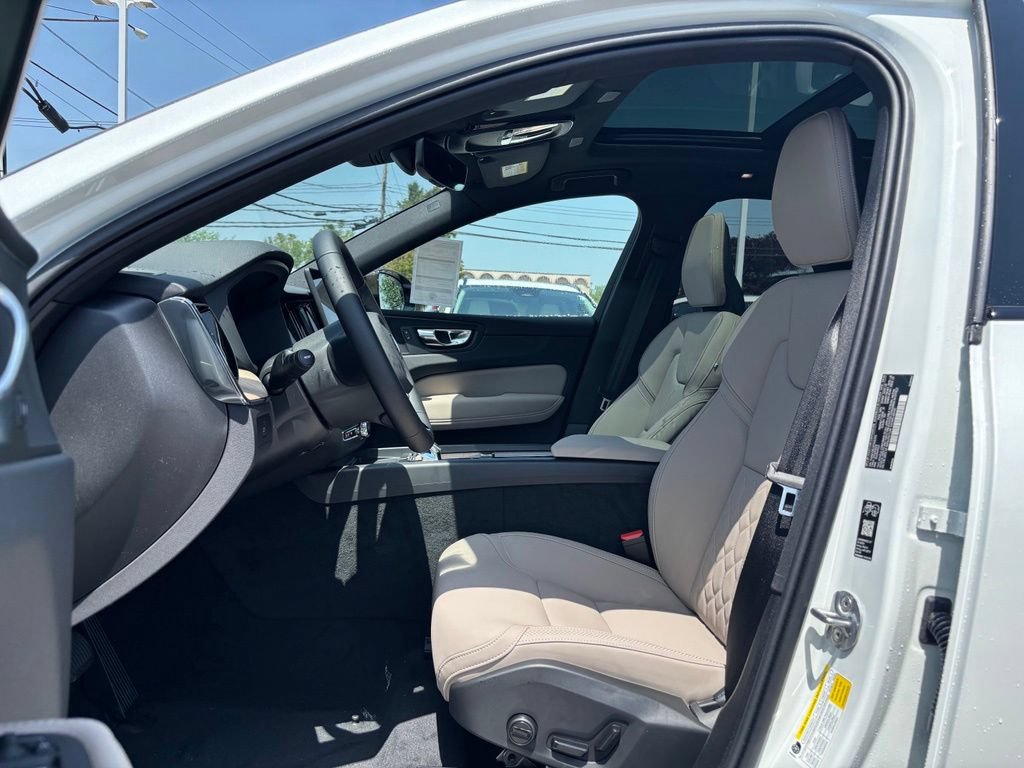New 2026 Volvo XC60 B5 Plus w/ Protection Package Premier AWD/4WD image 15