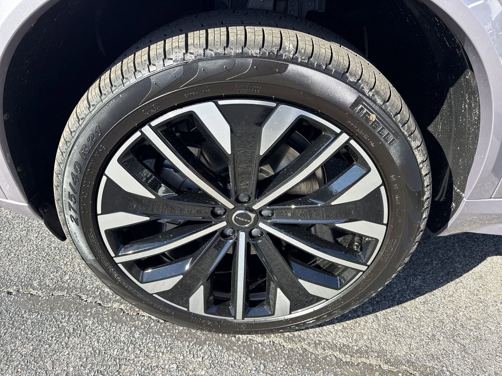 New 2026 Volvo XC90 B6 Plus w/ Protection Package Premier image 9