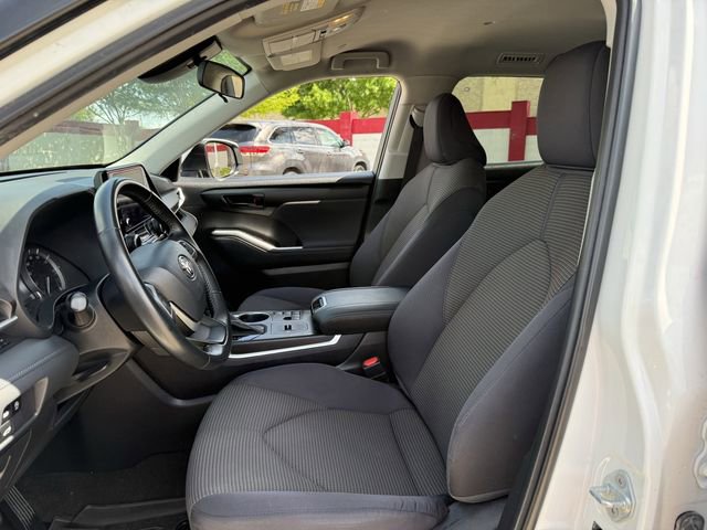 Used 2023 Toyota Highlander LE image 26