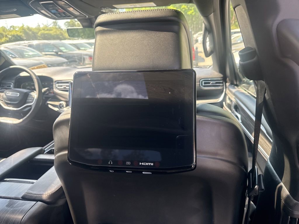 Used 2023 Jeep Wagoneer L Series III w/ Premium Group I image 9