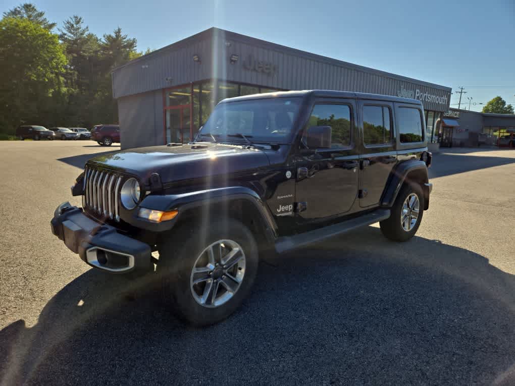 Used 2018 Jeep Wrangler Unlimited Sahara w/ Dual Top Group AWD/4WD image 8