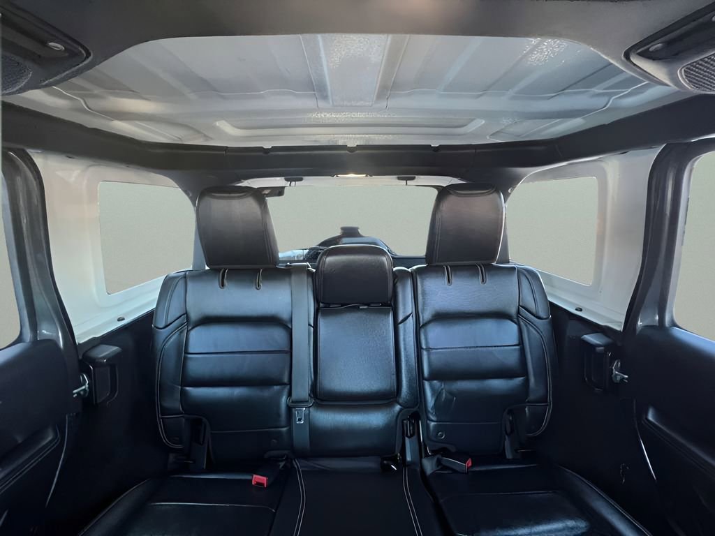 Used 2018 Jeep Wrangler Unlimited Sahara w/ Cold Weather Group image 20