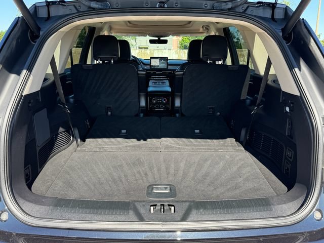 Used 2023 Lincoln Aviator AWD w/ Premium Package image 19