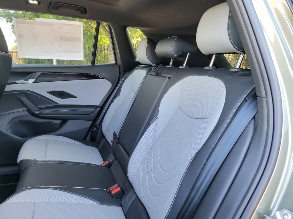 New 2026 Volkswagen Tiguan SE R-Line FWD image 13