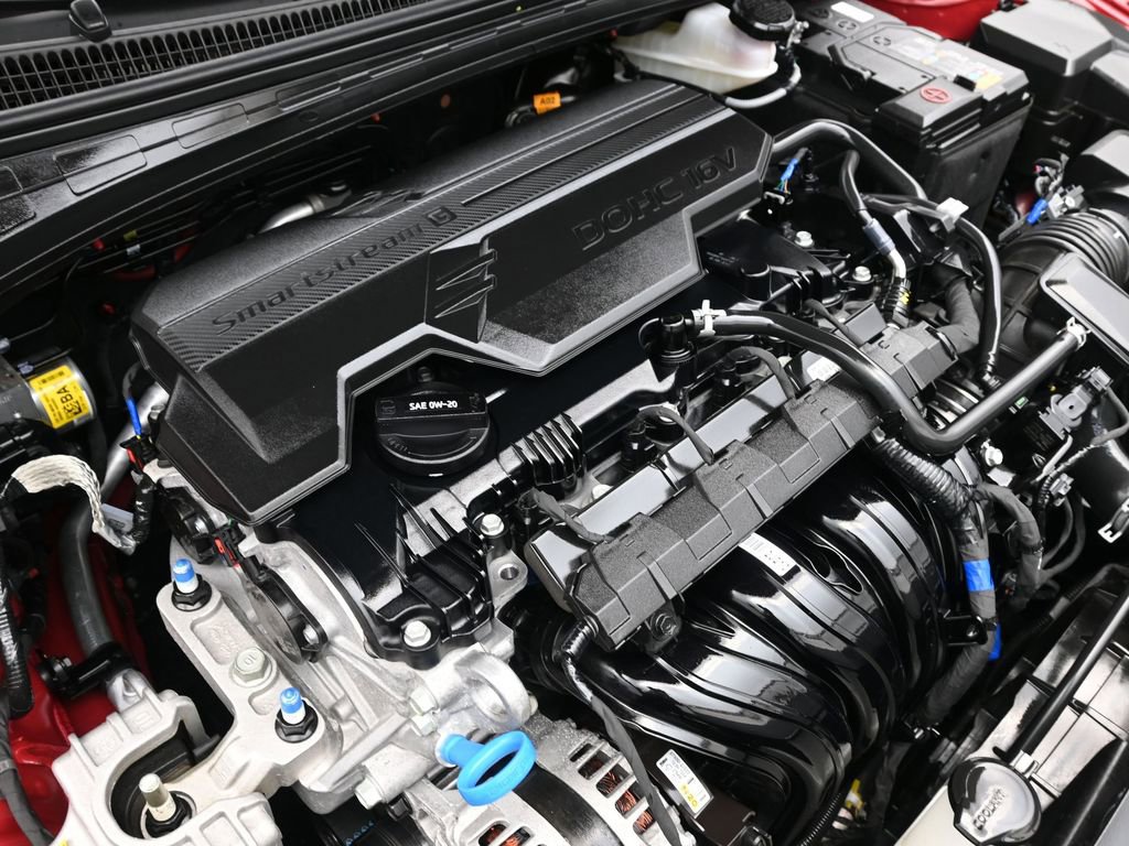 Certified 2025 Hyundai Elantra Sport image 21