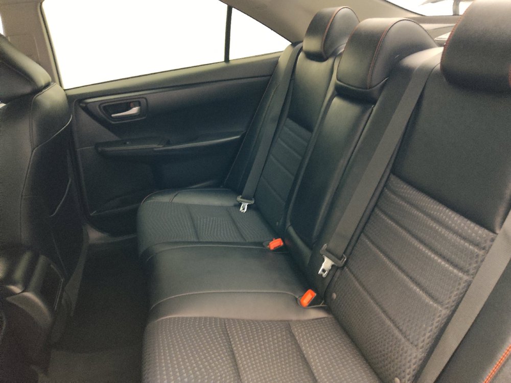 Used 2015 Toyota Camry SE FWD image 18