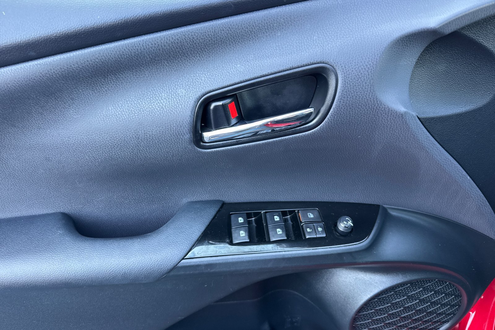 Certified 2018 Toyota Prius Prime Plus FWD image 12