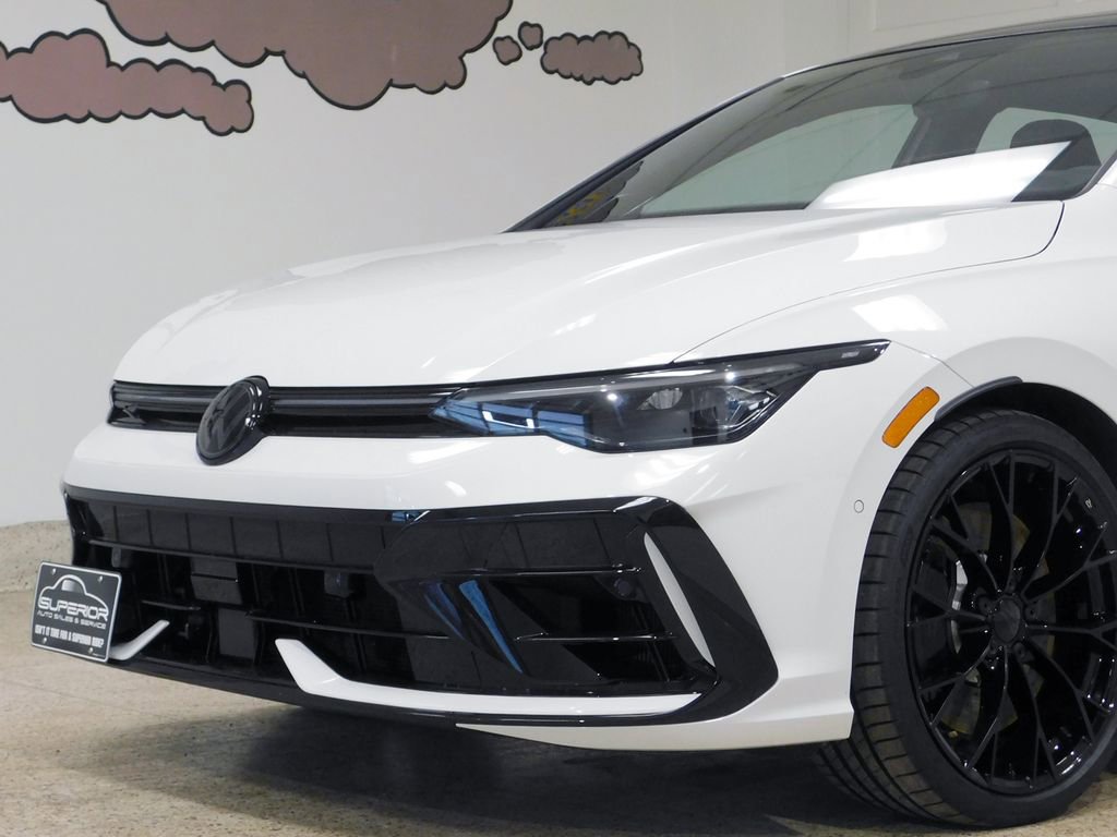 Used 2025 Volkswagen Golf R Black Edition image 22