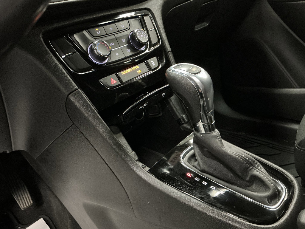 Used 2022 Buick Encore Preferred w/ Safety Package image 17