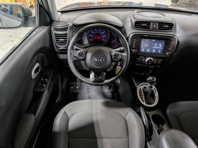 Used 2018 Kia Soul w/ Option Group 020 FWD image 15