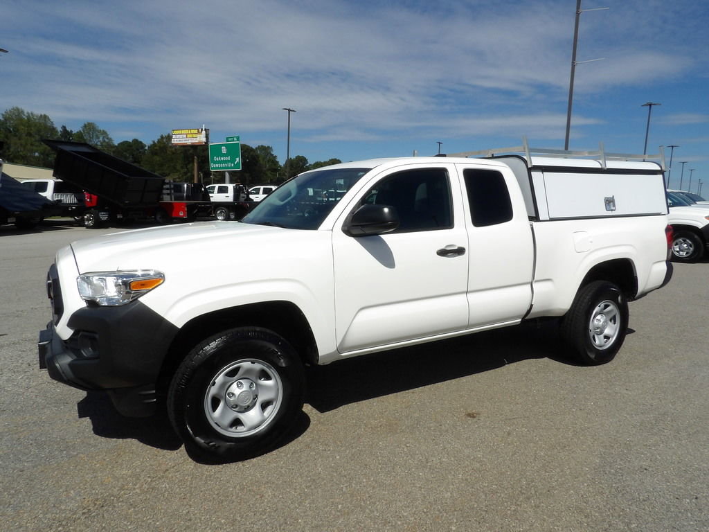 Used 2021 Toyota Tacoma SR RWD image 3