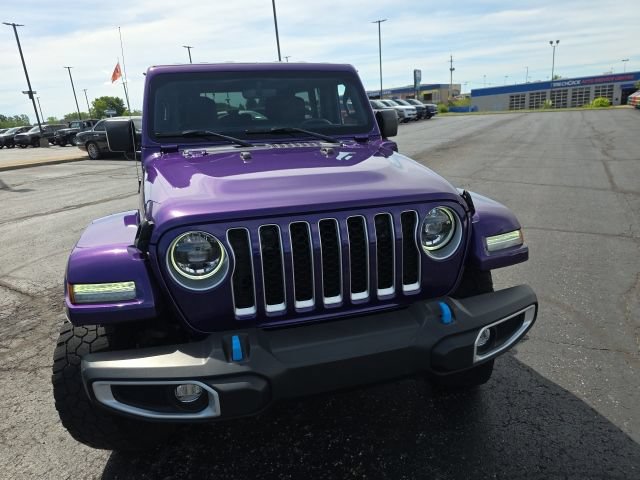 Used 2023 Jeep Wrangler Unlimited Sahara w/ Cold Weather Group AWD/4WD image 9