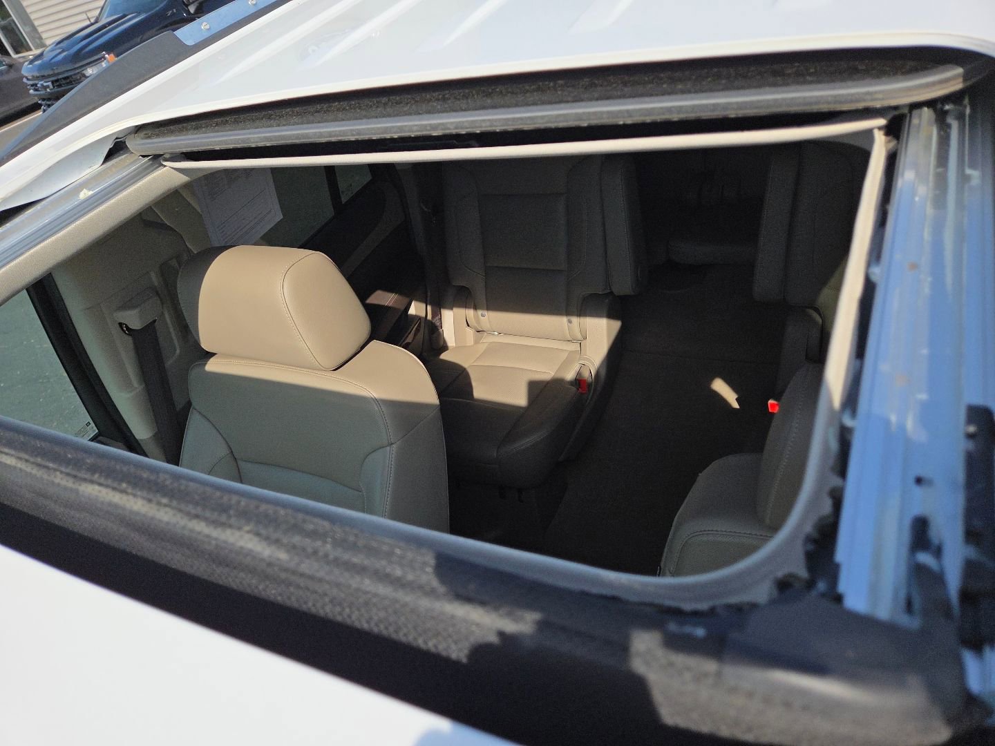 Used 2019 Chevrolet Tahoe Premier AWD/4WD image 3