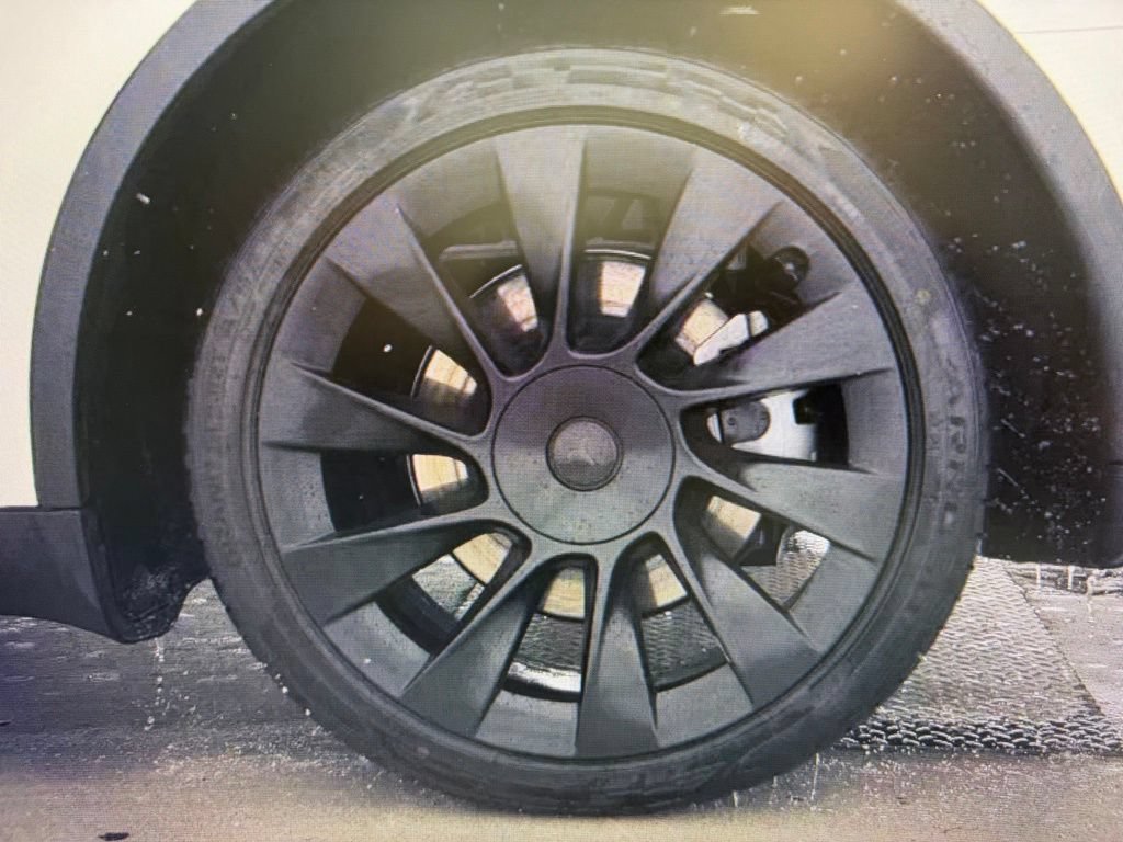 Used 2023 Tesla Model Y Long Range AWD/4WD image 14
