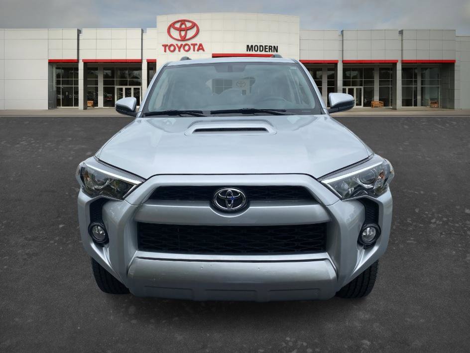 Used 2018 Toyota 4Runner TRD Off-Road AWD/4WD image 2
