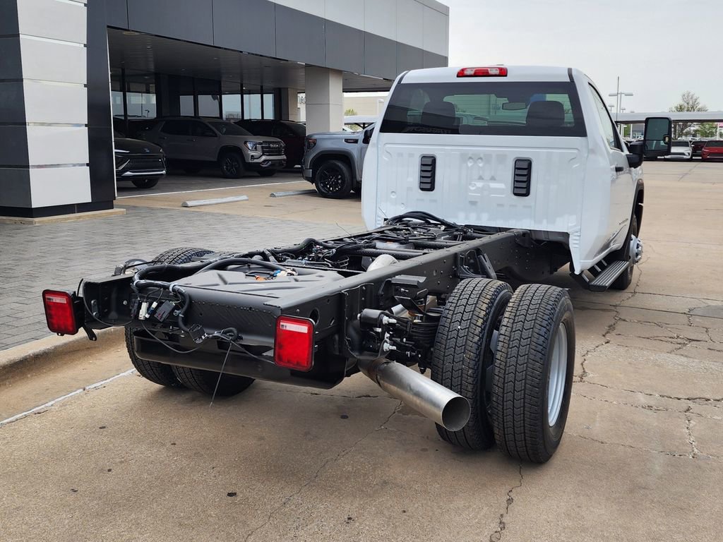 New 2026 GMC Sierra 3500 Pro image 3
