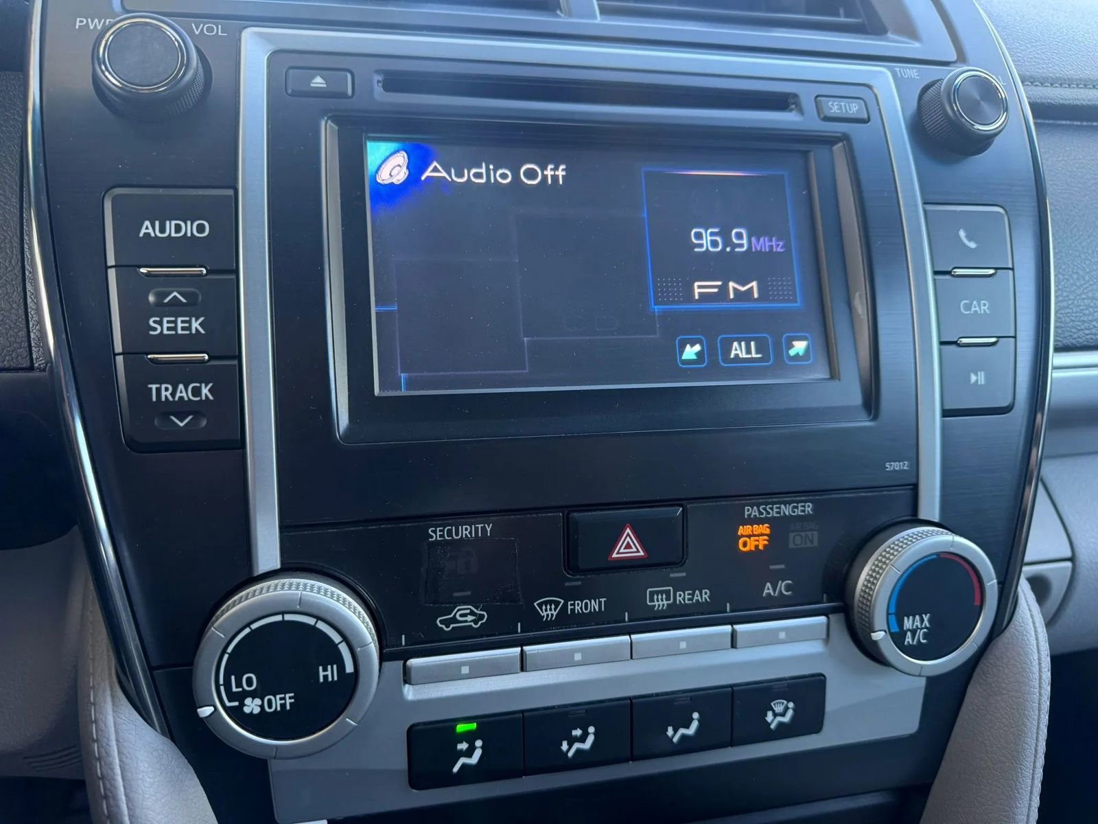 Used 2012 Toyota Camry LE FWD image 16