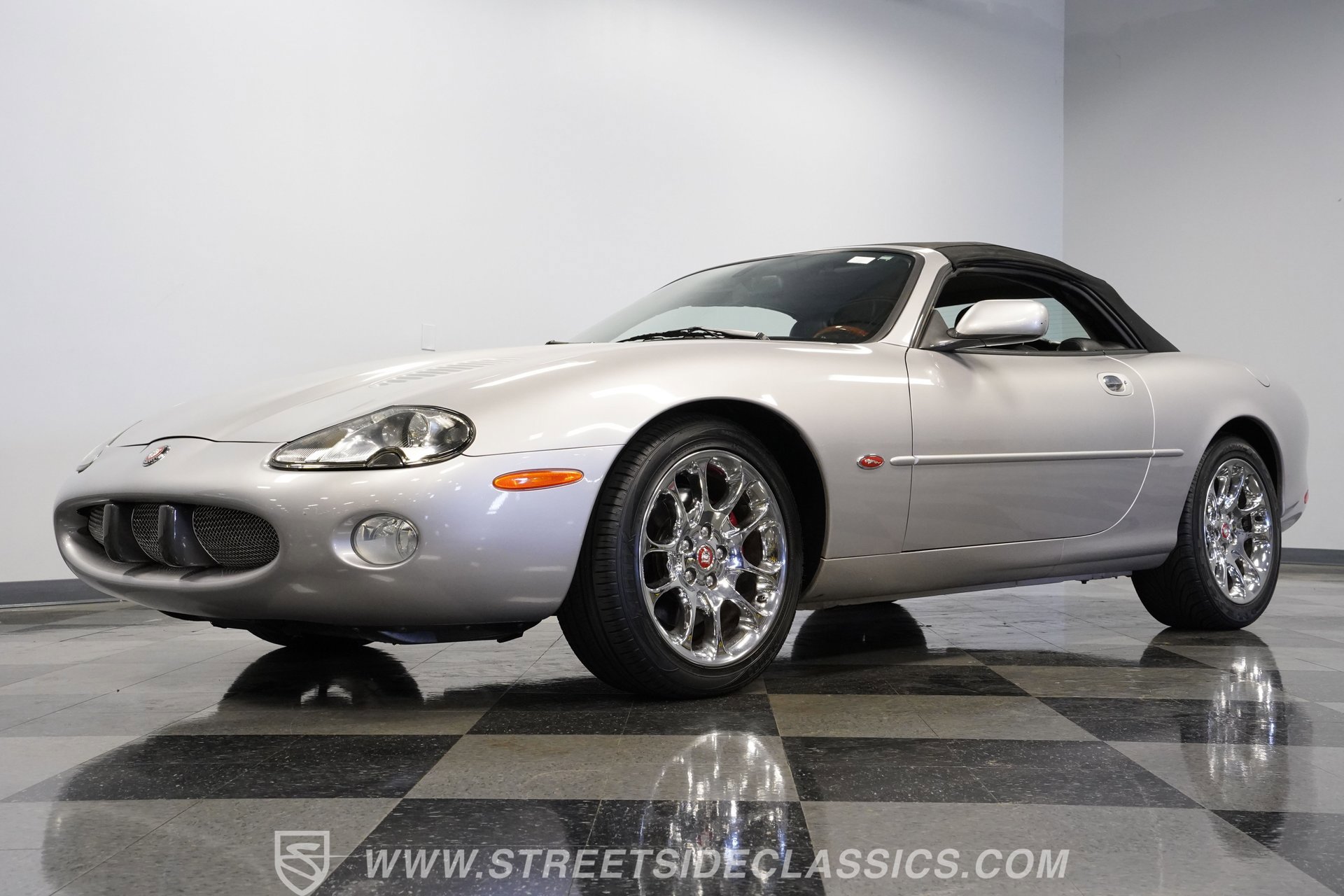 Used 2001 Jaguar XK8 Convertible image 21
