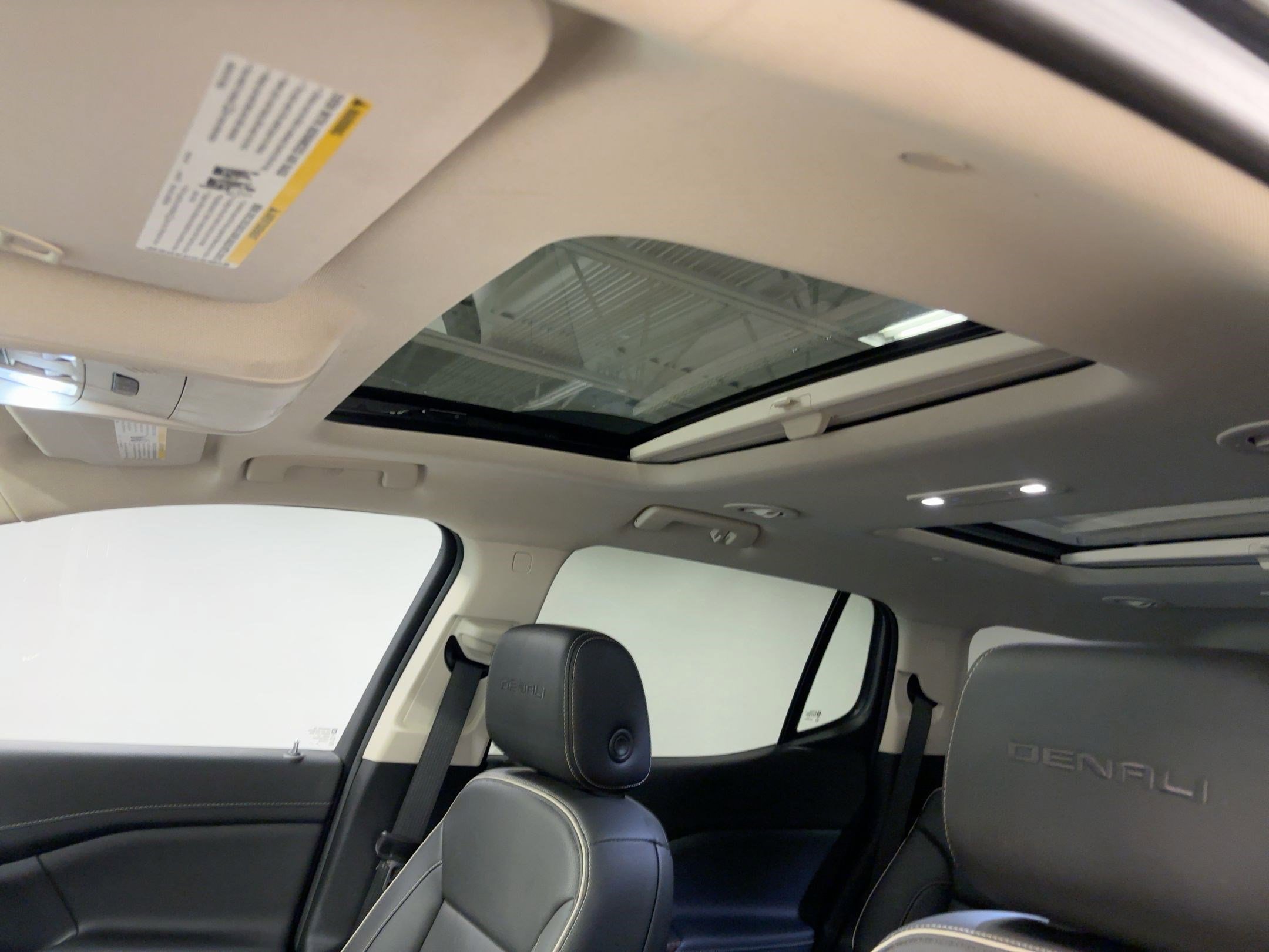 Used 2023 GMC Acadia Denali w/ Denali Ultimate Package image 14