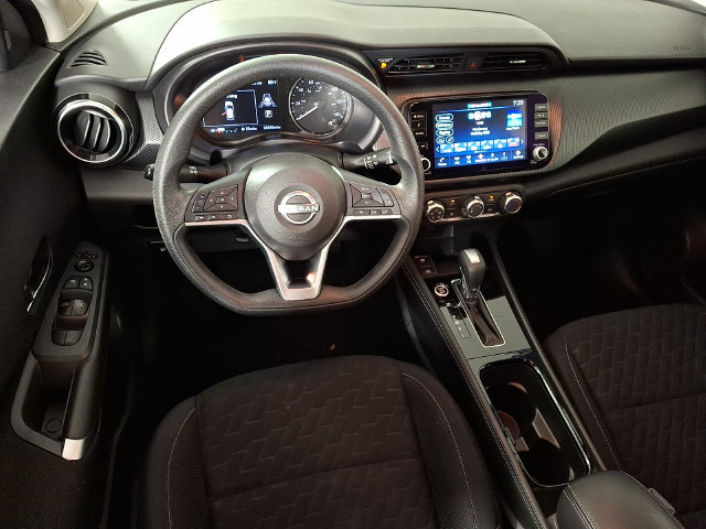 Used 2023 Nissan Kicks SV FWD image 2