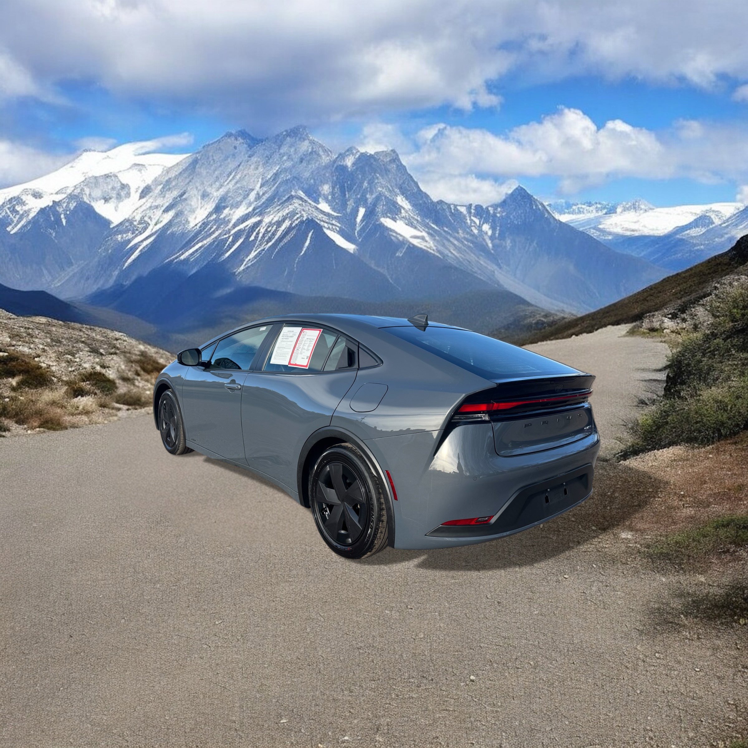 Used 2024 Toyota Prius LE image 3