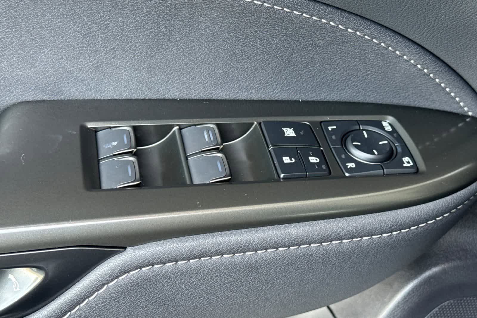 Certified 2025 Lexus NX 350h AWD w/ Accessory Package (2T) image 13