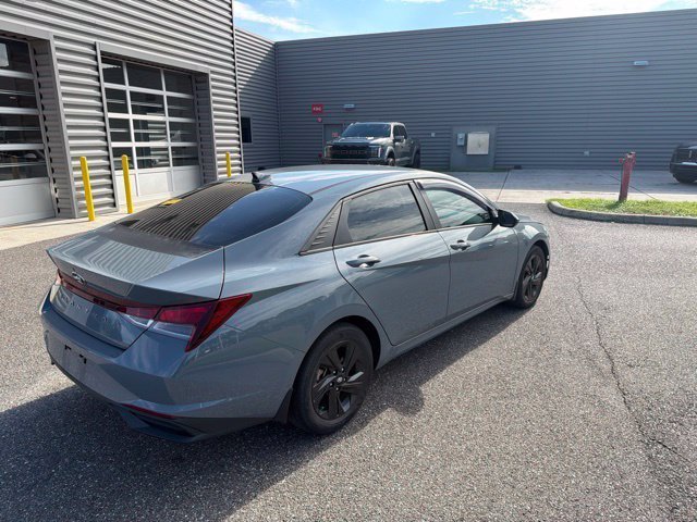 Used 2022 Hyundai Elantra SEL FWD image 5