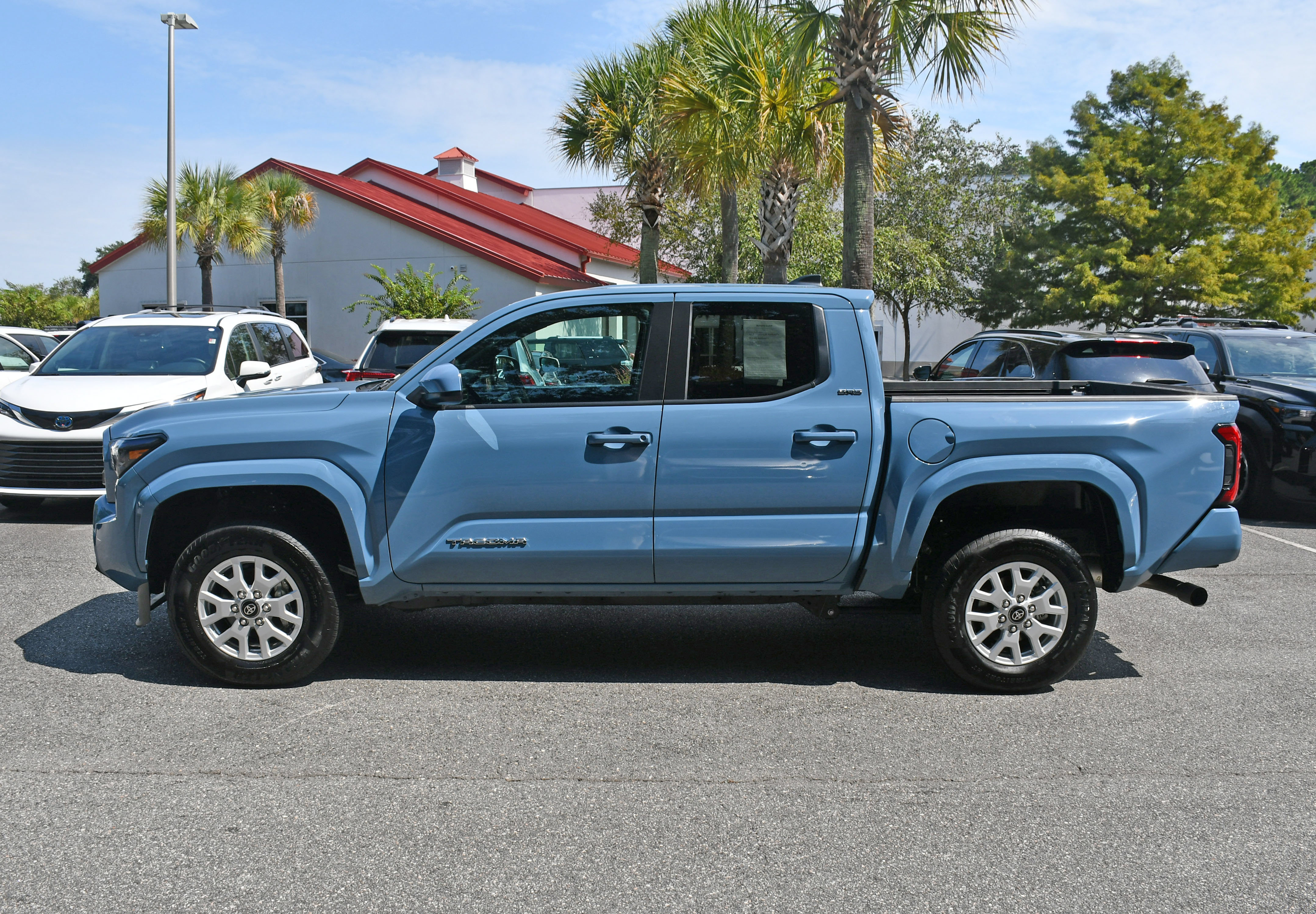Certified 2026 Toyota Tacoma SR5 AWD/4WD image 2