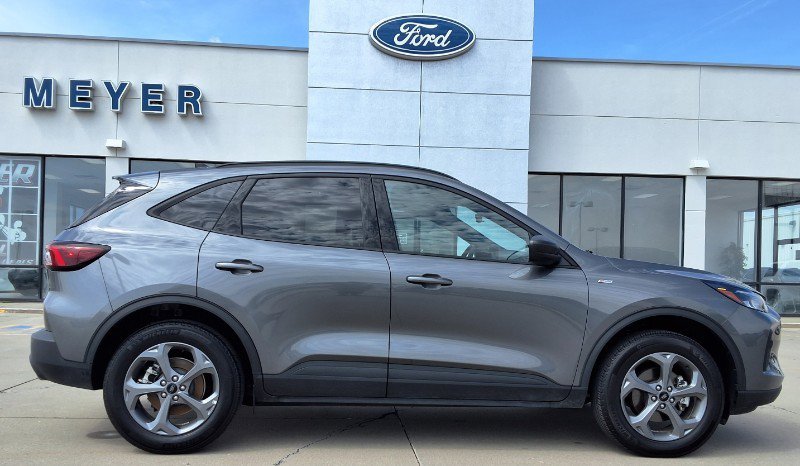 Used 2025 Ford Escape ST-Line AWD/4WD image 1