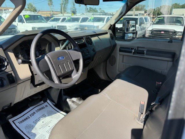Used 2009 Ford F550 2WD Regular Cab Super Duty image 15