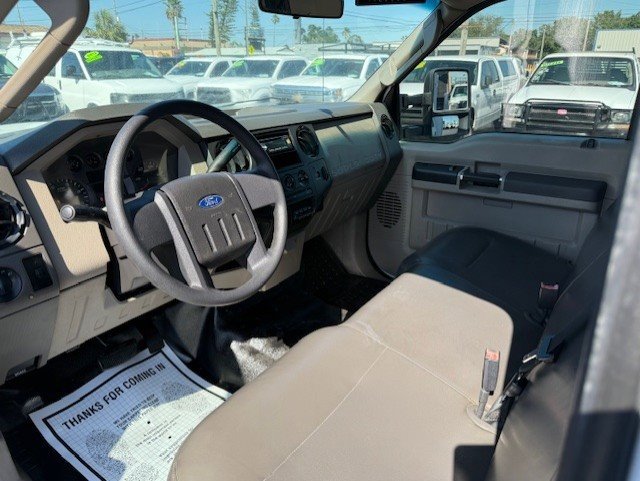 Used 2009 Ford F550 2WD Regular Cab Super Duty image 15